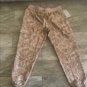 Kinesis Floral Tan Women Jogger Pants